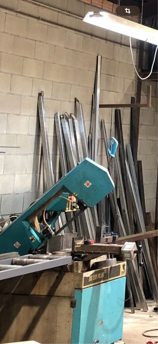 Sierra de cinta para metal