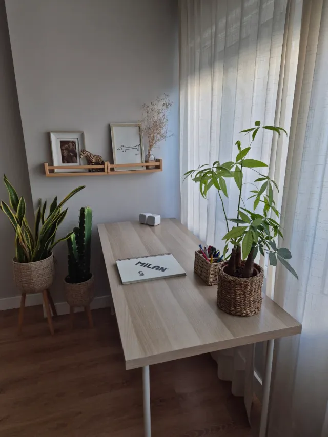 Escritorio de madera Ikea