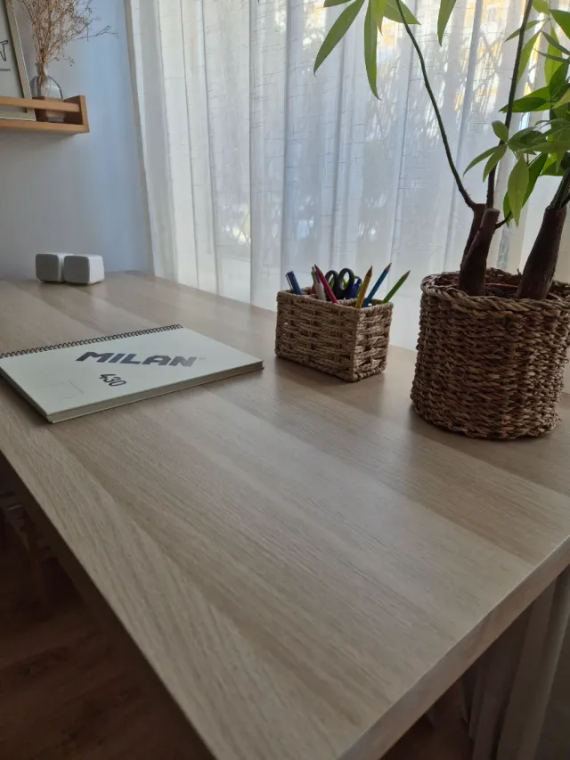 Escritorio de madera Ikea