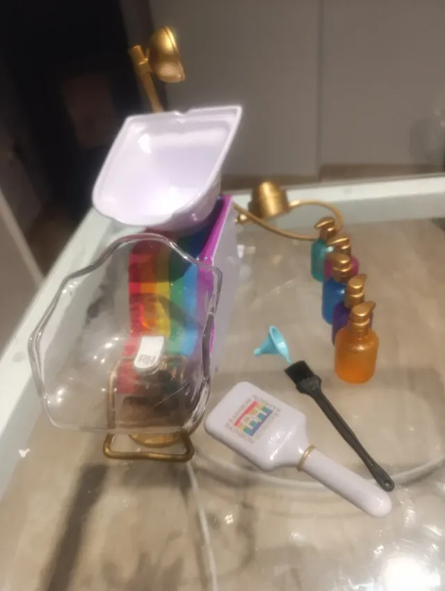 Rainbow High Estación de Lavado de Pelo