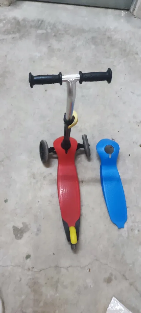 Patinete infantil 3 ruedas rojo y azul