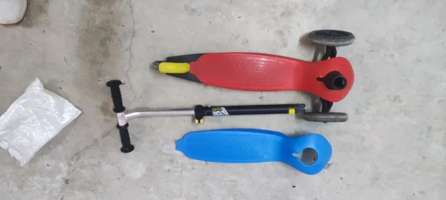 Patinete infantil 3 ruedas rojo y azul