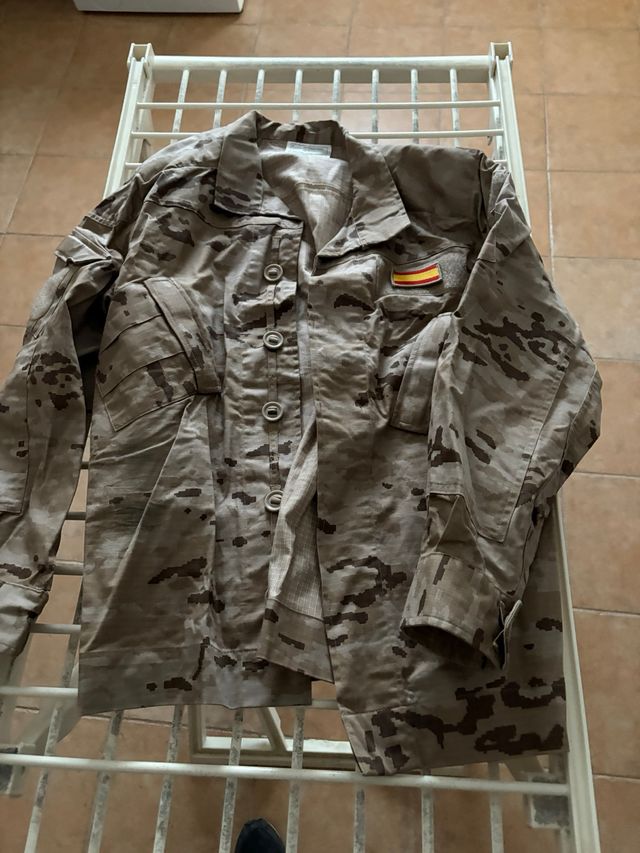 Traje militar camuflaje español