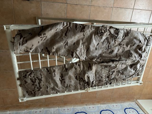 Traje militar camuflaje español