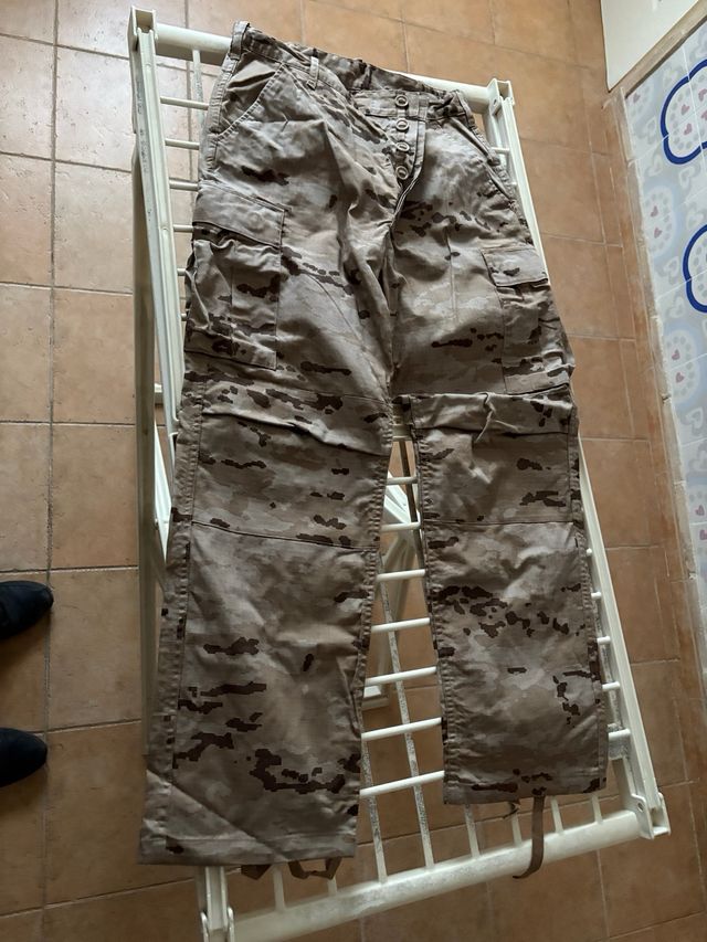 Traje militar camuflaje español