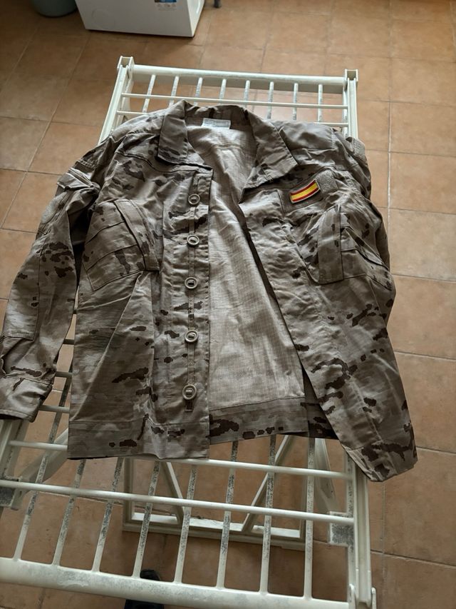 Traje militar camuflaje español