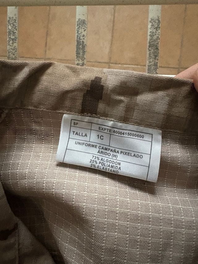 Traje militar camuflaje español