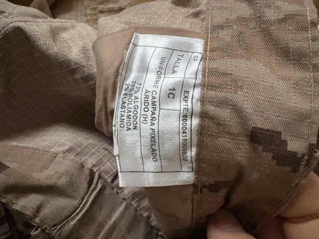 Traje militar camuflaje español