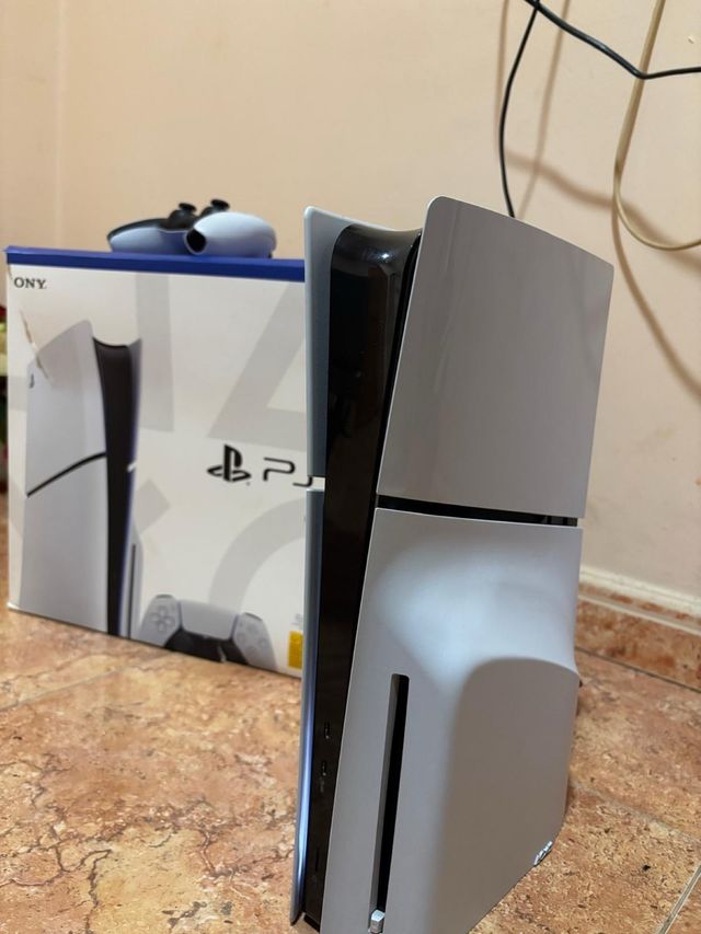 Consola PlayStation 5 Blanca + 2 juegos DB SZ,TLOU