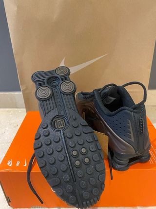 Nike Shox R4 Negro/Marrón