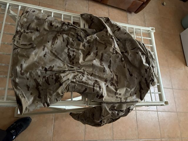 Traje militar camuflaje español