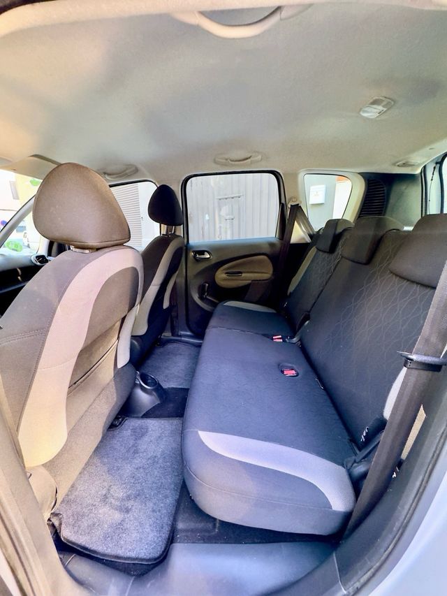 Se Vende Citroen C3 Picasso 2014 Pegatina “C”