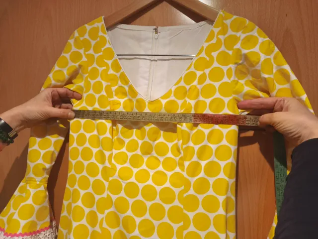 Traje de flamenca amarillo lunares