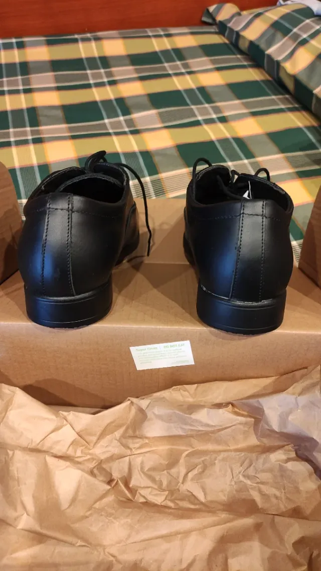 Zapatos negros elegantes talla 42