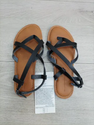 Sandalias Tiras Dedo Marrones y Negras Talla 37.5