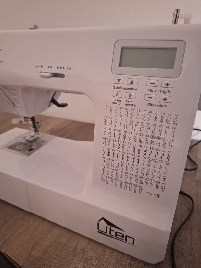 Máquina de Coser Uten Computarizada Portátil