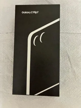 Samsung Galaxy Z Flip 7 - Nuevo