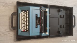Máquina de escribir Olivetti Studio 46 Vintage