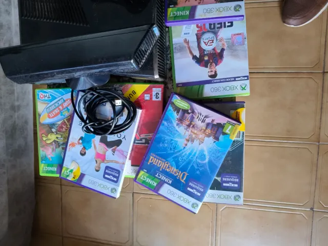 Xbox 360 con Kinect y muchos juegos
