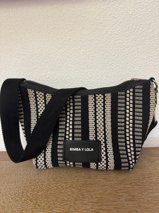 Bolso Bimba y Lola Rayas Beige y Negro
