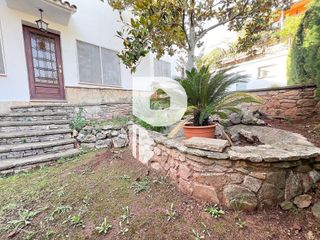 Chalet en venta en Vallirana