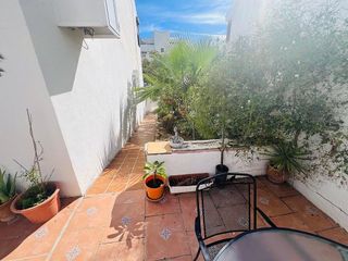 Casa pareada en venta en Playamar en Torremolinos