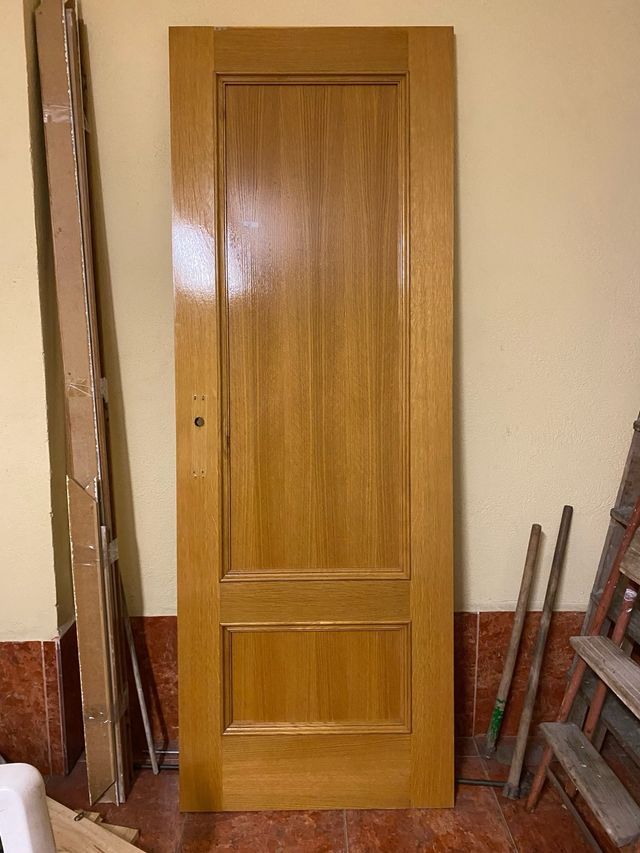 Puerta de madera 2m x 72cm