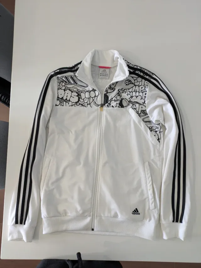 Chaqueta Adidas Blanca con Estampado Negro