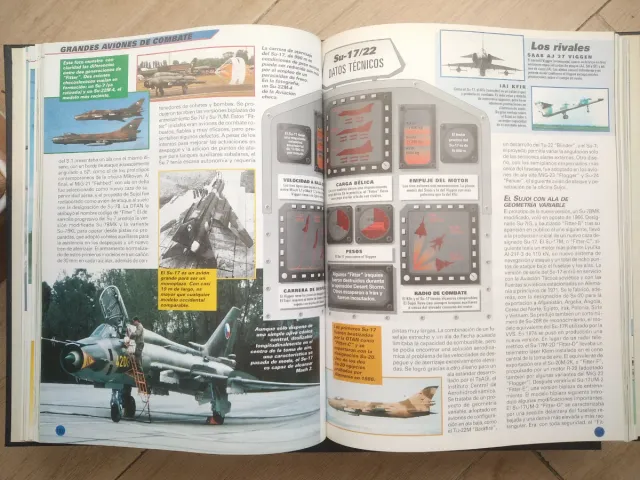 Enciclopedia Aviones de Guerra Planeta. 5 tomos.