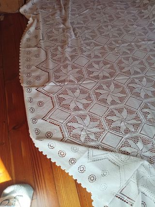 Copriletto vintage in tessuto bianco