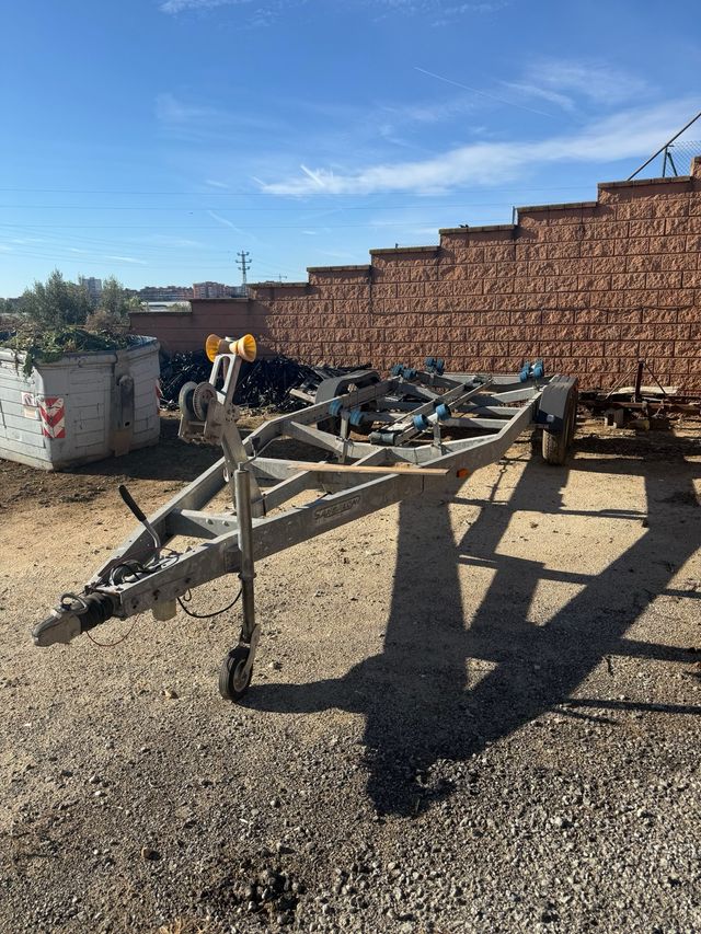 Remolque barco 9m hasta 3500kg con papeles