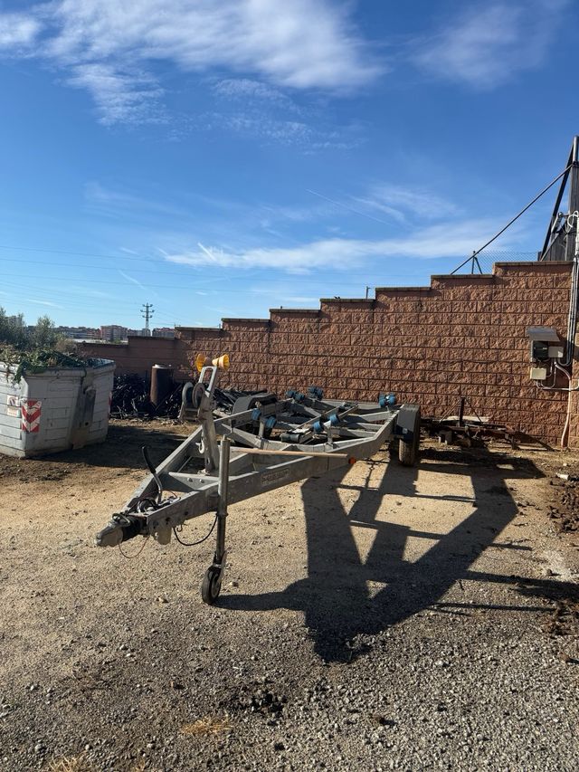 Remolque barco 9m hasta 3500kg con papeles