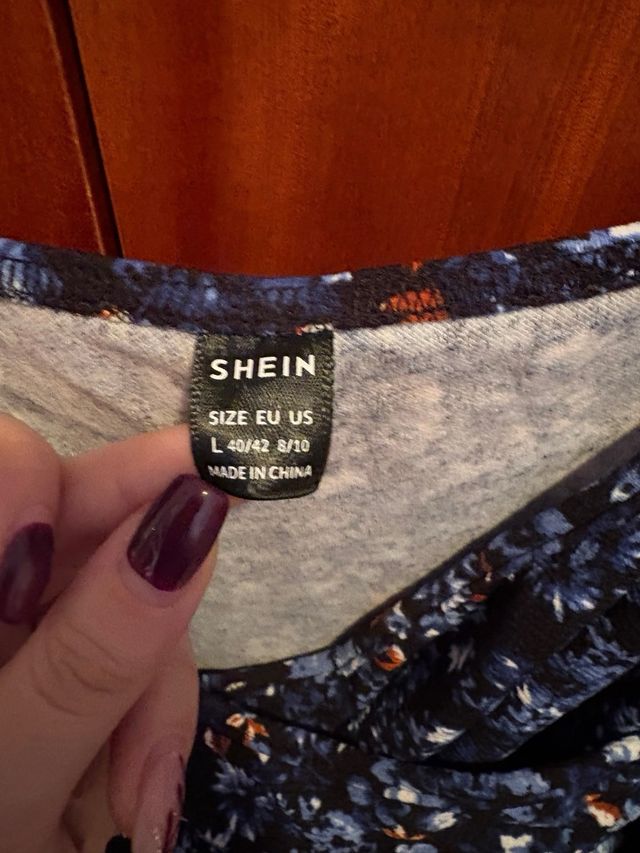 Body SHEIN floral manga abullonada