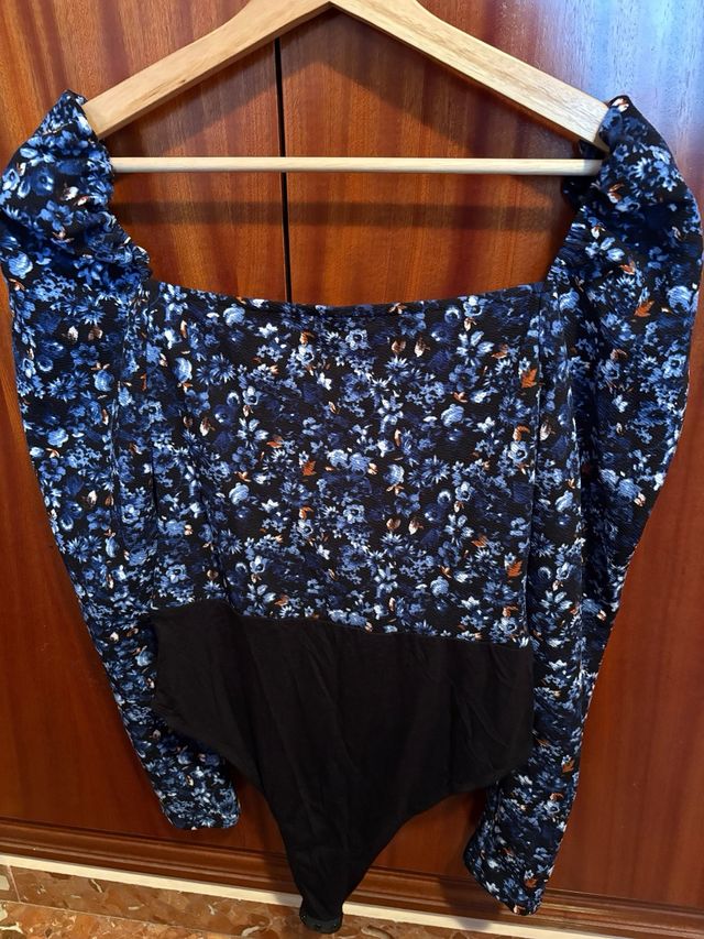 Body SHEIN floral manga abullonada