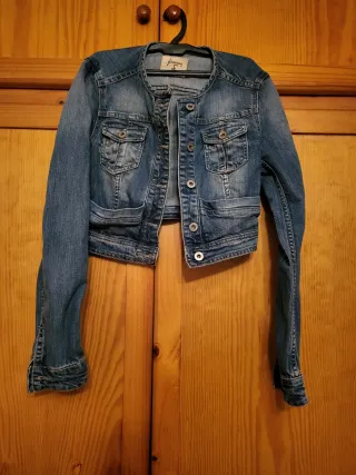 Chaqueta vaquera torera Stradivarius Talla S