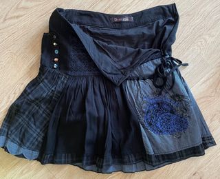 Falda Desigual Negra y Azul