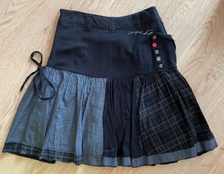 Falda Desigual Negra y Azul