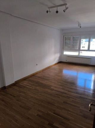 Piso en alquiler en Santa Cruz - Industria - Polígono Campollano en Albacete