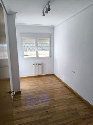 Piso en alquiler en Santa Cruz - Industria - Polígono Campollano en Albacete