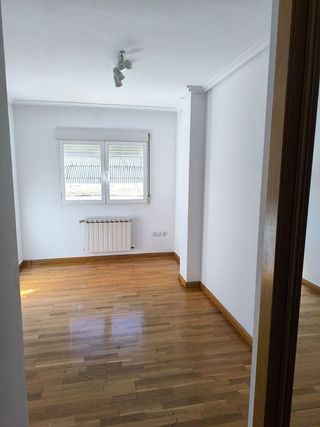 Piso en alquiler en Santa Cruz - Industria - Polígono Campollano en Albacete