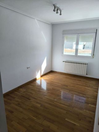 Piso en alquiler en Santa Cruz - Industria - Polígono Campollano en Albacete