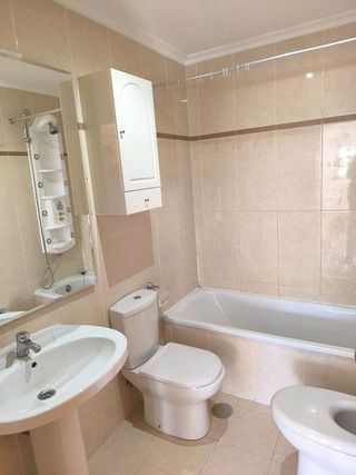 Piso en alquiler en Santa Cruz - Industria - Polígono Campollano en Albacete