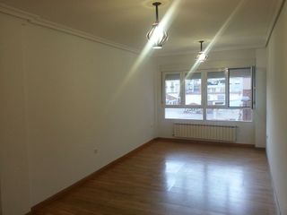 Piso en alquiler en Santa Cruz - Industria - Polígono Campollano en Albacete