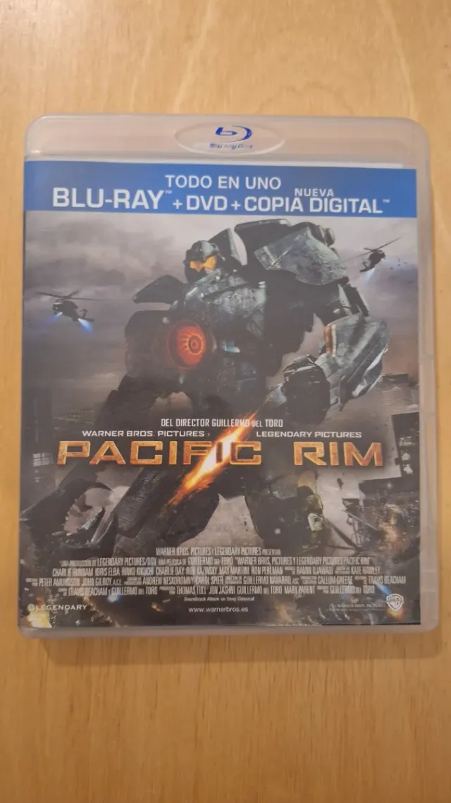 Pacific Rim Blu-Ray + DVD + Copia Digital