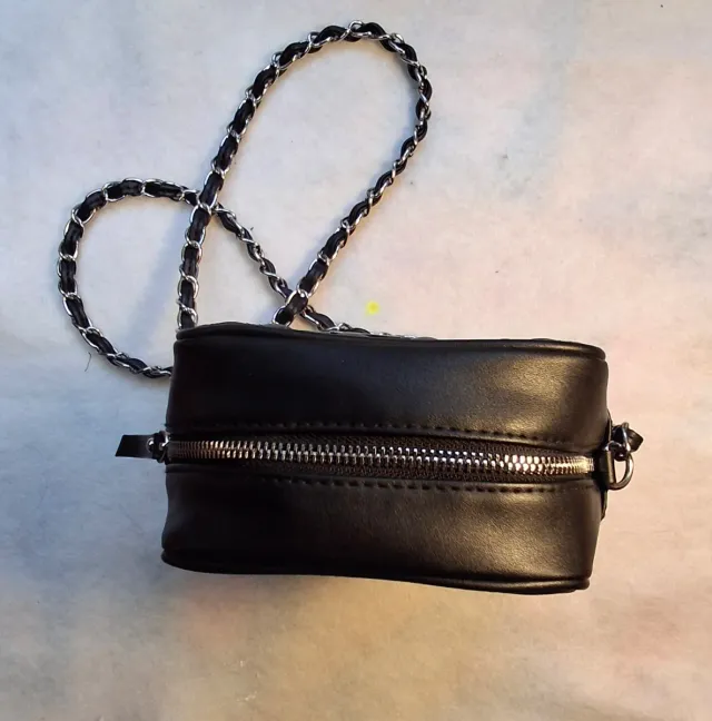 Borsa a tracolla nera AMISU