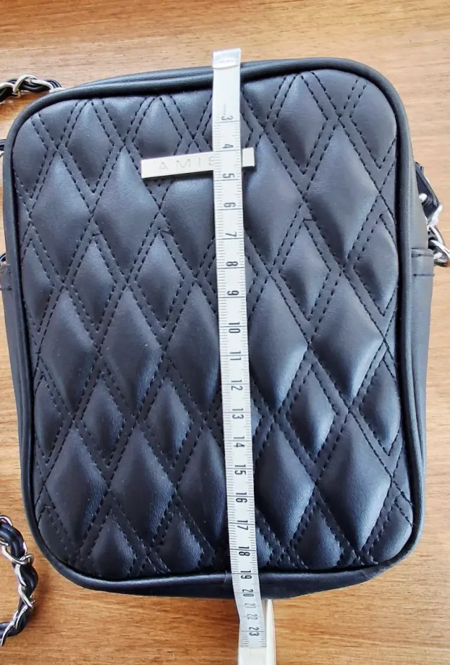 Borsa a tracolla nera AMISU