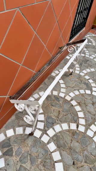 Mensula o marquesina para tejadillo