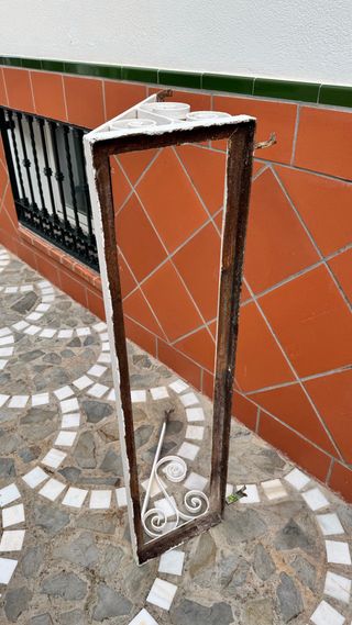 Mensula o marquesina para tejadillo