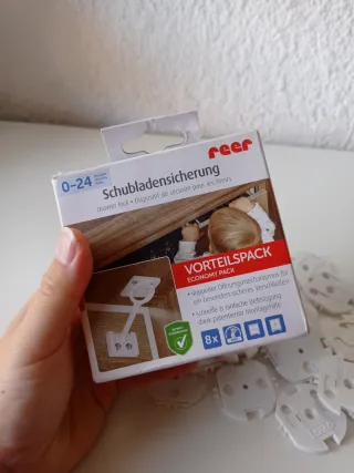 8 seguros cajones + 20 seguros enchufes Reer