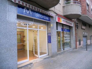 Local comercial en alquiler en Artigas - Llefià en Badalona